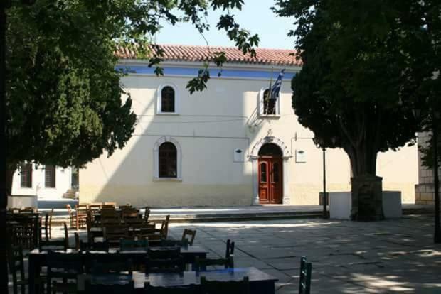 Atrium - Lafkos Villa Bagian luar foto